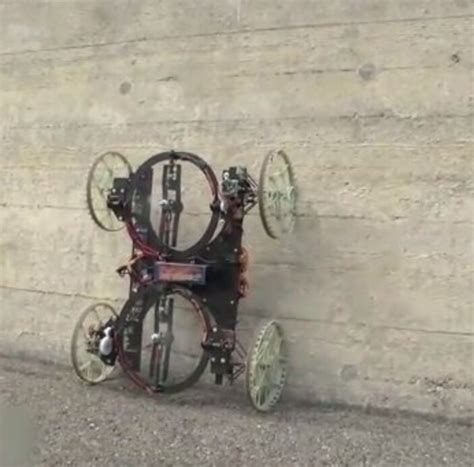 S­i­z­e­ ­S­a­p­ ­O­l­d­u­ğ­u­n­u­z­ ­Z­a­m­a­n­l­a­r­ı­ ­H­a­t­ı­r­l­a­t­a­c­a­k­:­ ­D­ü­z­ ­D­u­v­a­r­a­ ­T­ı­r­m­a­n­a­n­ ­R­o­b­o­t­